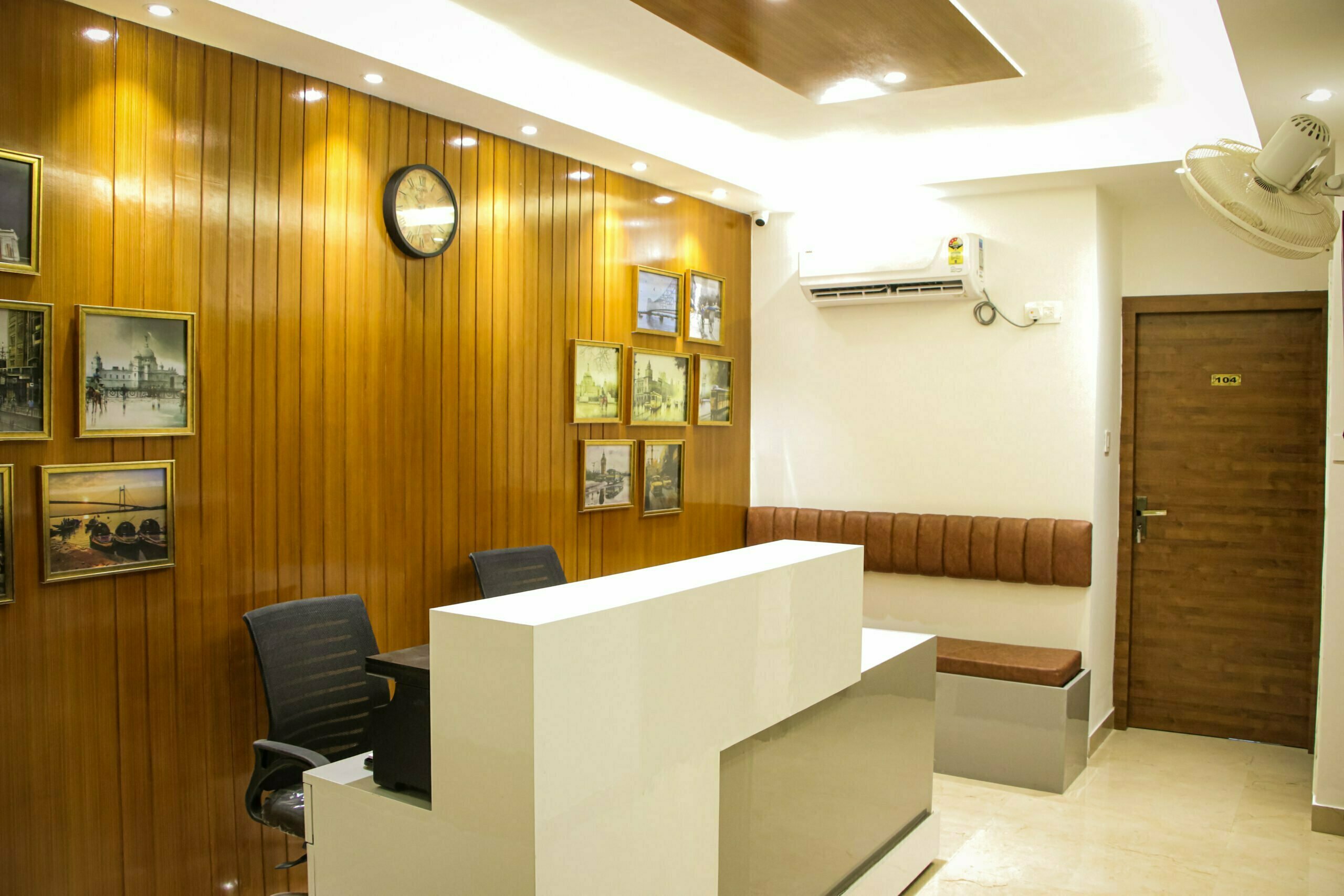 hotel reception photo